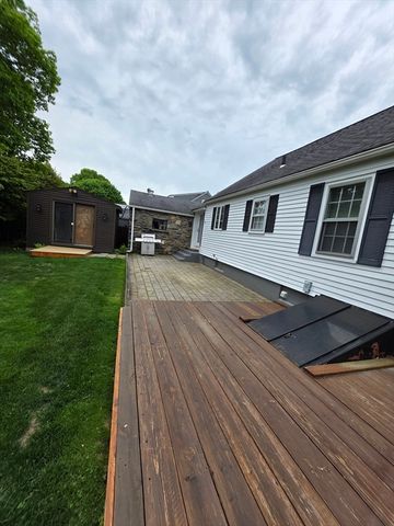 19 Calumet Ave, Worcester, MA 01606