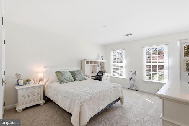 1800 SUNNY CREEK CV, Vienna, VA 22182