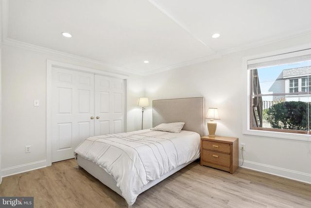 1800 SUNNY CREEK CV, Vienna, VA 22182