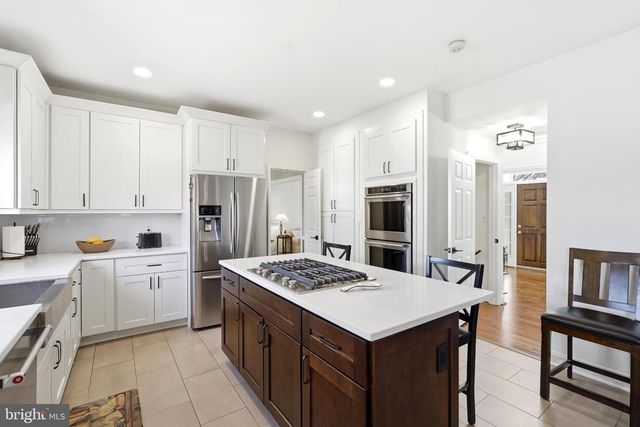 1800 SUNNY CREEK CV, Vienna, VA 22182