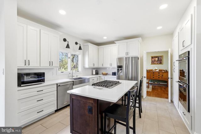 1800 SUNNY CREEK CV, Vienna, VA 22182