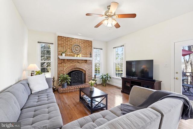 1800 SUNNY CREEK CV, Vienna, VA 22182