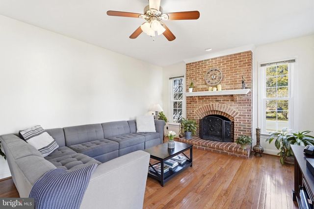 1800 SUNNY CREEK CV, Vienna, VA 22182