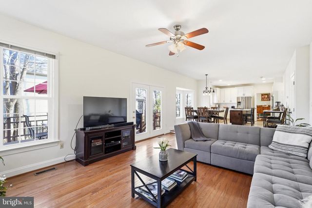 1800 SUNNY CREEK CV, Vienna, VA 22182