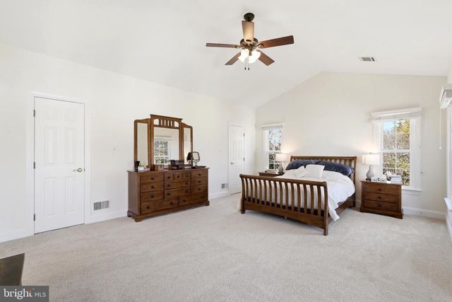 1800 SUNNY CREEK CV, Vienna, VA 22182