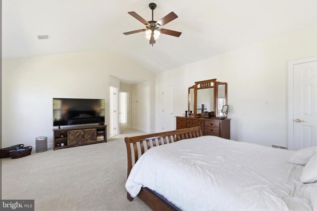 1800 SUNNY CREEK CV, Vienna, VA 22182