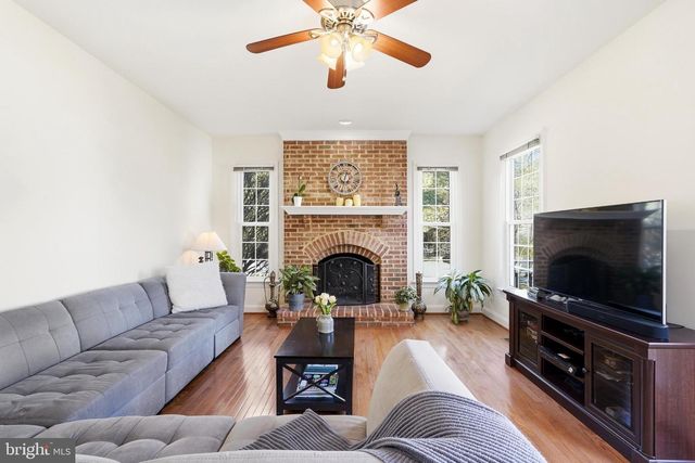 1800 SUNNY CREEK CV, Vienna, VA 22182