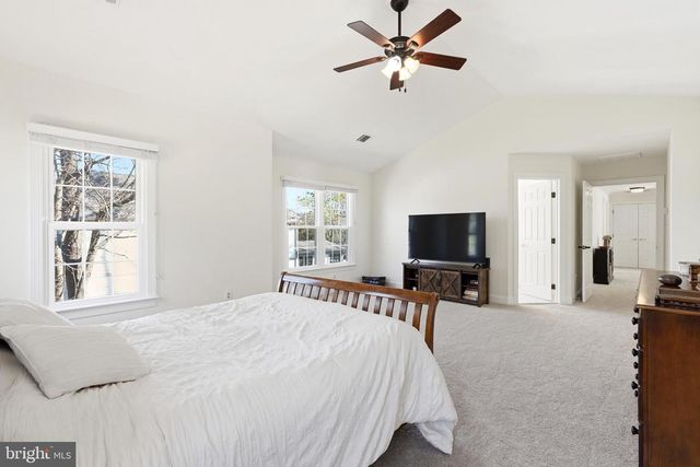 1800 SUNNY CREEK CV, Vienna, VA 22182