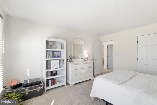 1800 SUNNY CREEK CV, Vienna, VA 22182