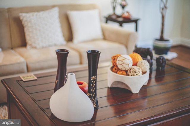 1800 SUNNY CREEK CV, Vienna, VA 22182