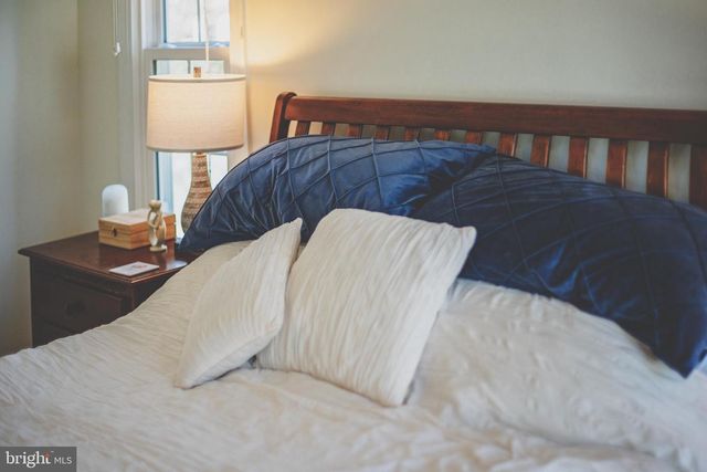 1800 SUNNY CREEK CV, Vienna, VA 22182