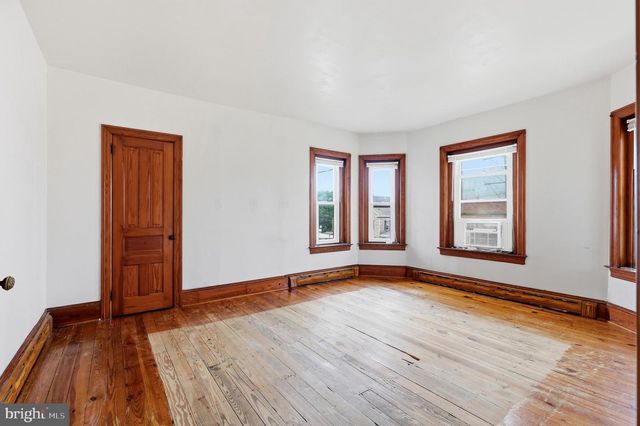 127 W FOURTH ST, East Greenville, PA 18041