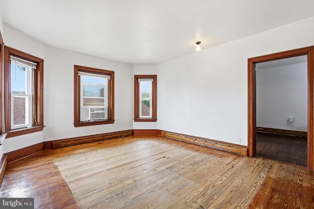 127 W FOURTH ST, East Greenville, PA 18041