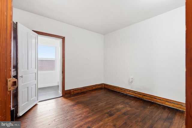 127 W FOURTH ST, East Greenville, PA 18041
