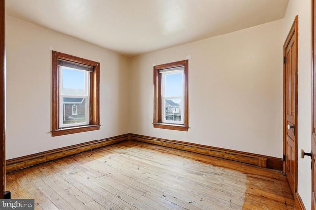 127 W FOURTH ST, East Greenville, PA 18041