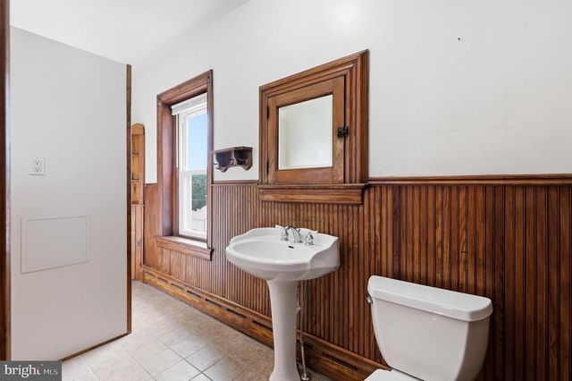 127 W FOURTH ST, East Greenville, PA 18041