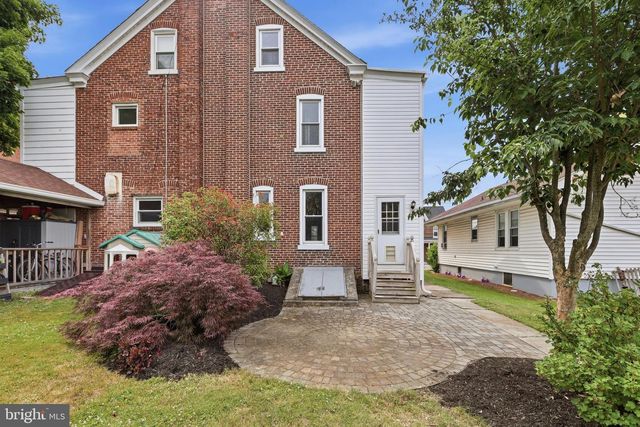 127 W FOURTH ST, East Greenville, PA 18041