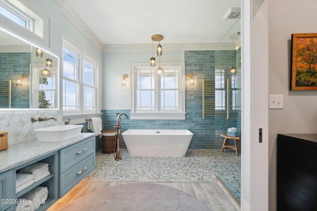 333 N Island Crossing, Edenton, NC 27932