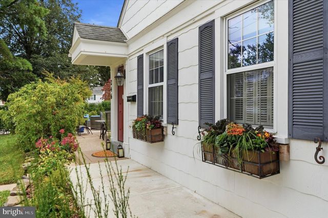 246 LENOX RD, Havertown, PA 19083