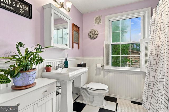 246 LENOX RD, Havertown, PA 19083