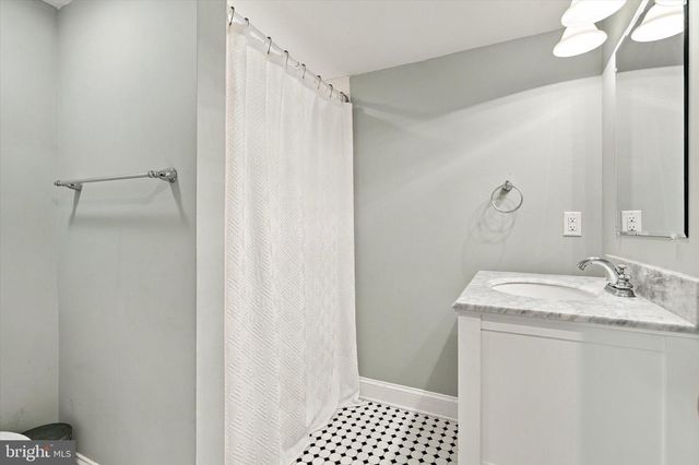 246 LENOX RD, Havertown, PA 19083