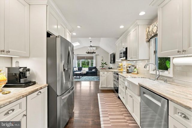 246 LENOX RD, Havertown, PA 19083