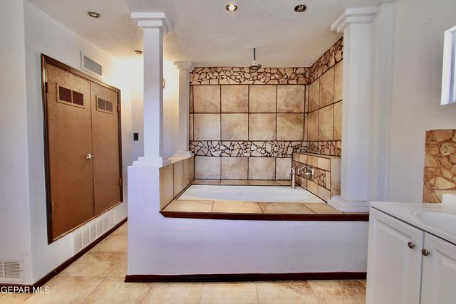 9967 Gideon Circle, Socorro, TX 79927
