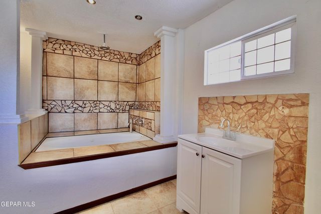 9967 Gideon Circle, Socorro, TX 79927