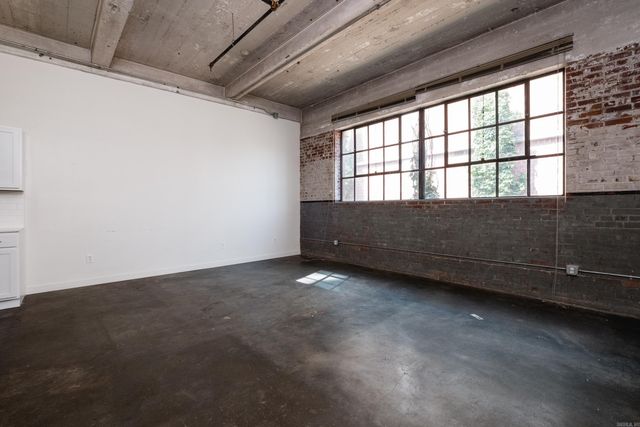 423 E 3rd St Apt 303, Little Rock, AR 72201