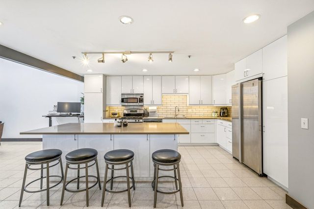 214 4th Street E 213, Saint Paul, MN 55101