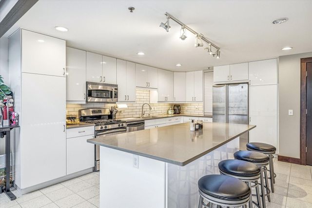 214 4th Street E 213, Saint Paul, MN 55101