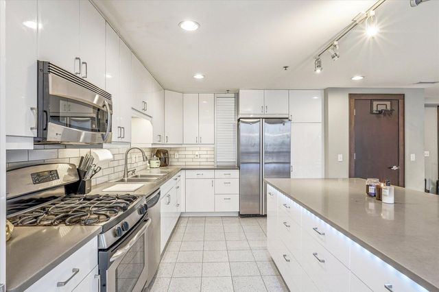 214 4th Street E 213, Saint Paul, MN 55101