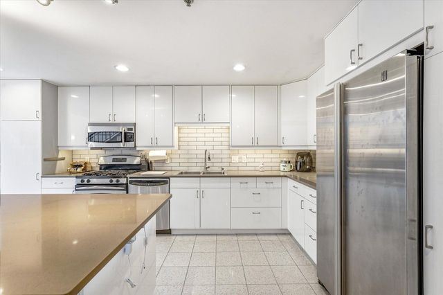 214 4th Street E 213, Saint Paul, MN 55101