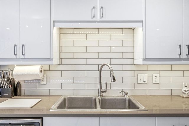 214 4th Street E 213, Saint Paul, MN 55101