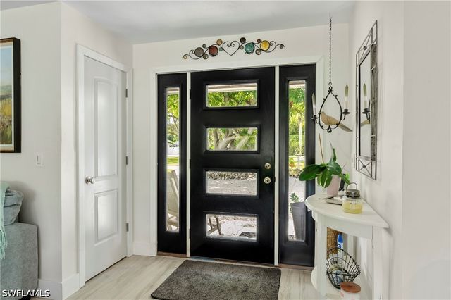 2271 Harbor RD, Naples, FL 34104