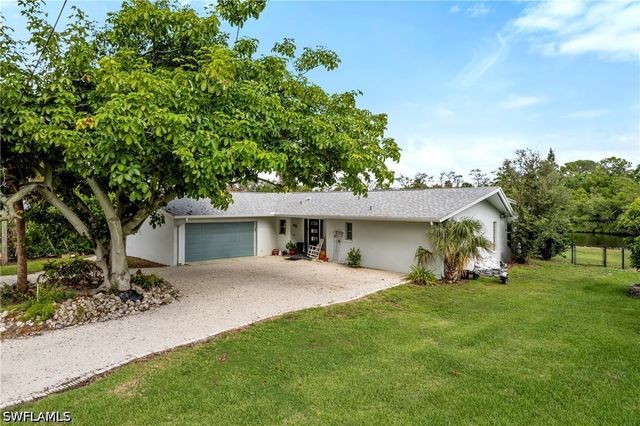 2271 Harbor RD, Naples, FL 34104