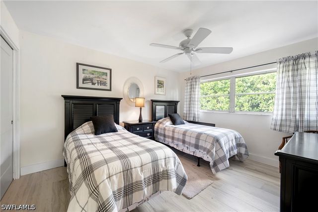 2271 Harbor RD, Naples, FL 34104
