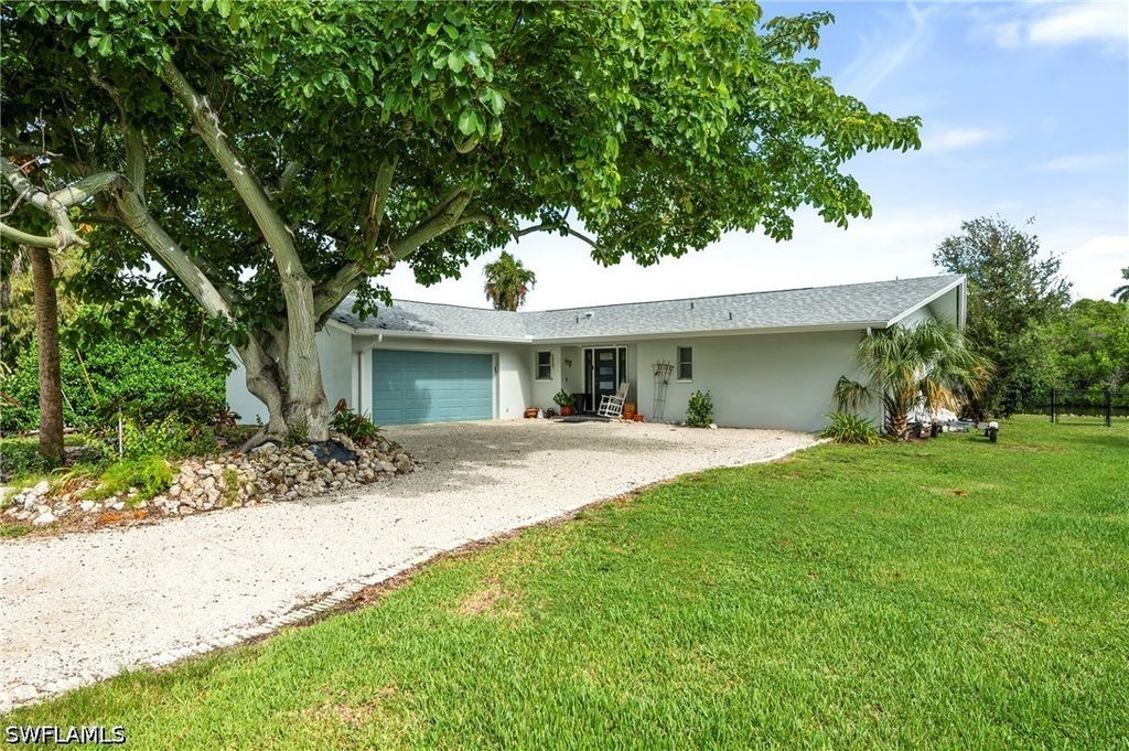 2271 Harbor RD, Naples, FL 34104