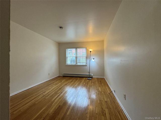 8 Colonial Road 28, Beacon, NY 12508