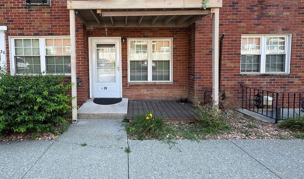 8 Colonial Road 28, Beacon, NY 12508