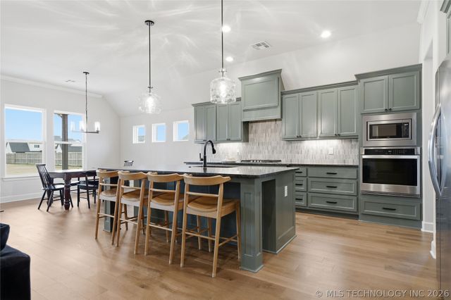 16713 S 1st East Avenue, Glenpool, OK 74033