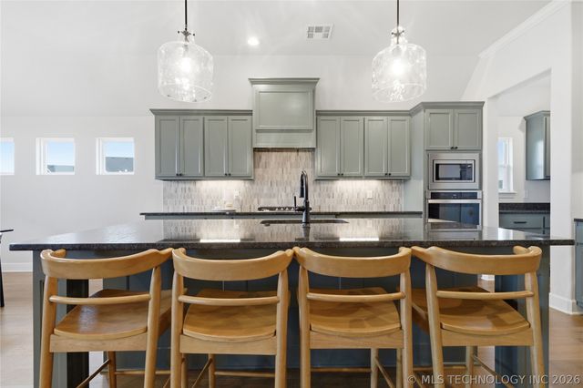 16713 S 1st East Avenue, Glenpool, OK 74033