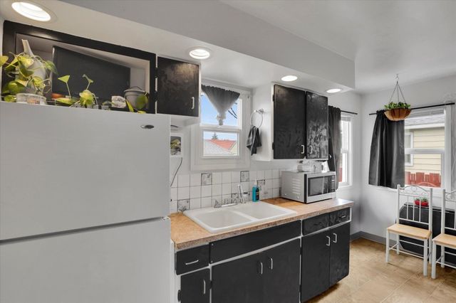 423 E Walton Ave, Spokane, WA 99207