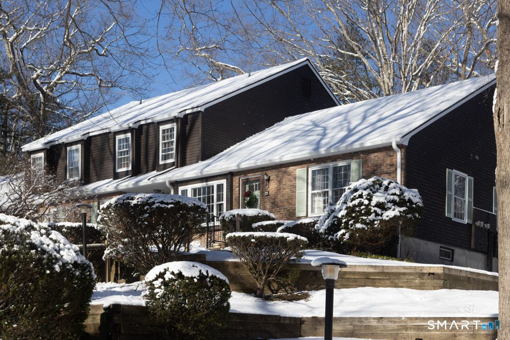 65 Main Street 21, Essex, CT 06442