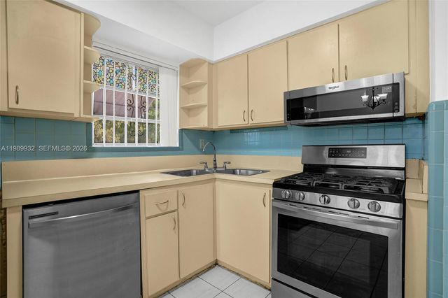 221 NE 48th Ter, Miami, FL 33137