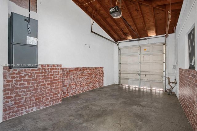 221 NE 48th Ter, Miami, FL 33137