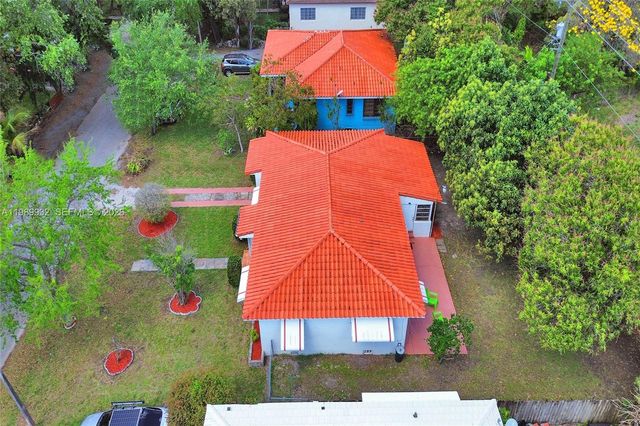 221 NE 48th Ter, Miami, FL 33137