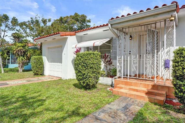 221 NE 48th Ter, Miami, FL 33137