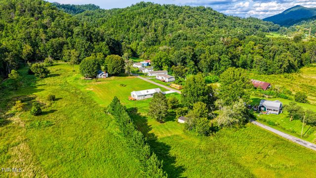 119 Elbow City Road, Rogersville, TN 37857