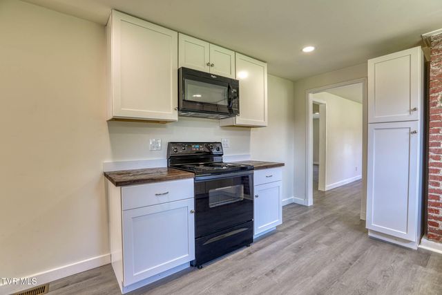 119 Elbow City Road, Rogersville, TN 37857